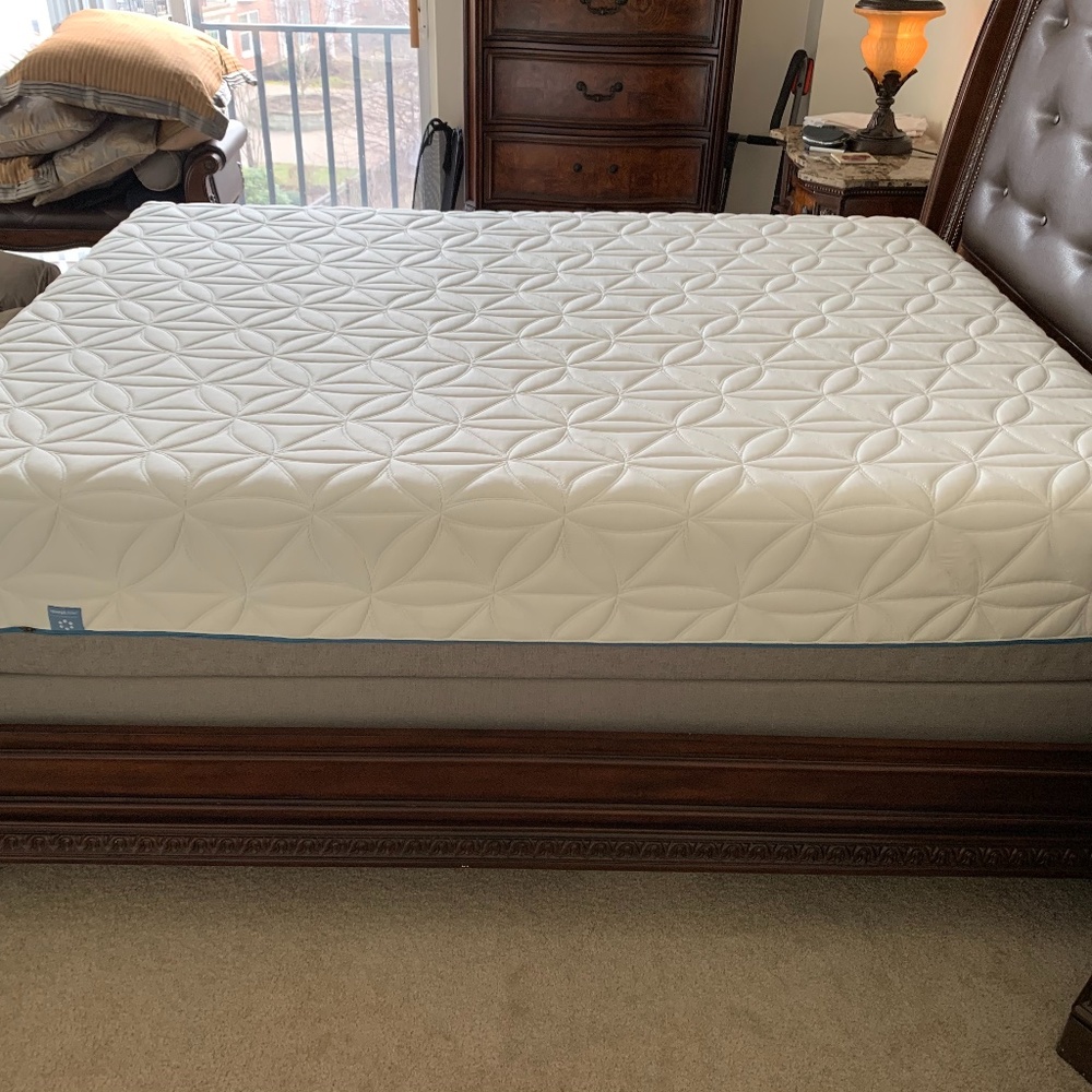 Tempur-pedic Queen sized Cloud Elite Mattress - Picture 2 of 6